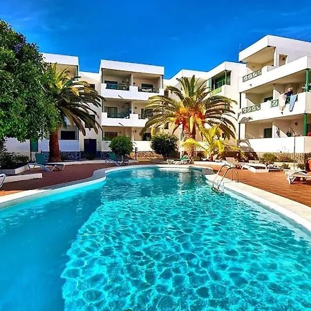 Cactus, Playa Y Piscina Apartment